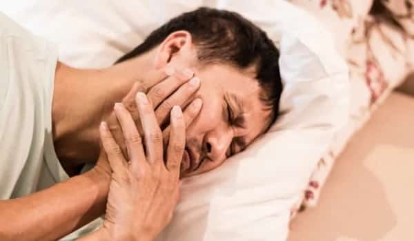 صحة: ما ‫أسباب صرير الأسنان؟