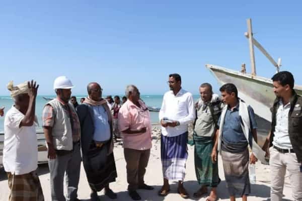 اليمن: تسليم موقع إنشاء مركز الإنزال السمكي بمديرية الخوخة