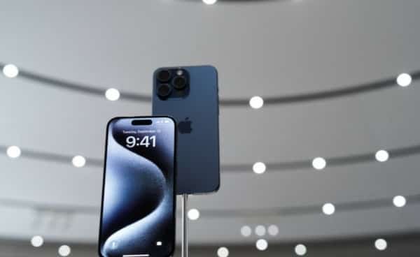 تكنولوجيا: "آبل" تباشر دفع تعويضات "مزاعم" إبطاء أجهزة "آيفون" عمداً