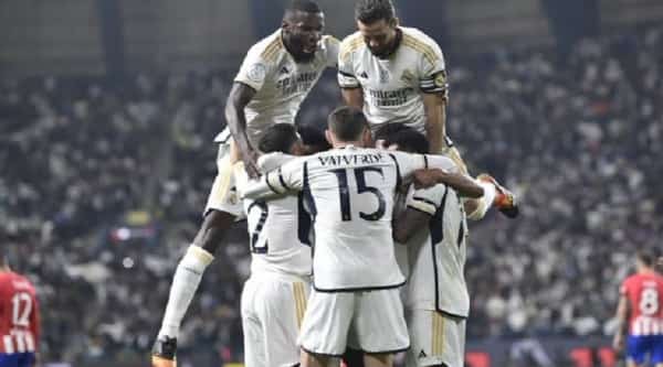 رياضة: ريال مدريد يتخطى جاره أتلتيكو ويبلغ نهائي السوبر الإسباني