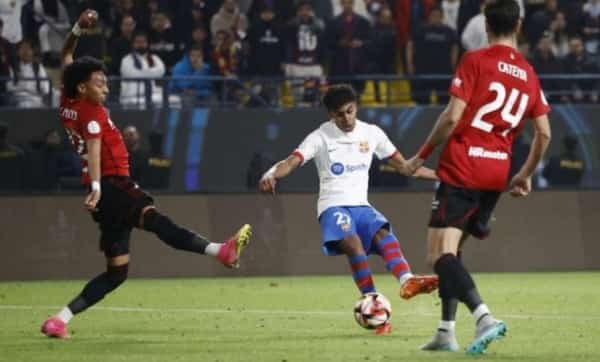 رياضة: برشلونة يتجاوز أوساسونا ويضرب موعدا مع الريال في نهائي مكرر لـ"السوبر الإسبانية"