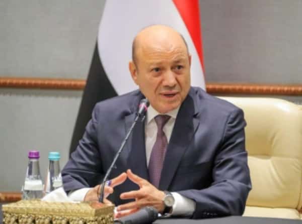 الرياض: الرئيس العليمي يشدد على ضرورة تعزيز قيم المصالحة وثقافة الإنصاف والحوار بين مكونات تعز المجتمعية