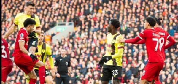 رياضة: ليفربول يستعيد صدارة الدوري الإنجليزي بثلاثية في شباك بيرنلي