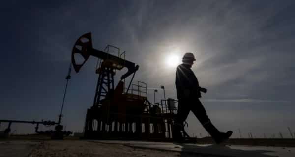 اقتصاد: انخفاض النفط وسط تداولات ضعيفة مع عطلة يوم الرؤساء في الولايات المتحدة