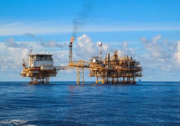 اقتصاد: توترات البحر الأحمر فرصة لزيادة صادرات غاز المتوسط لكن أسعار السلع سترتفع