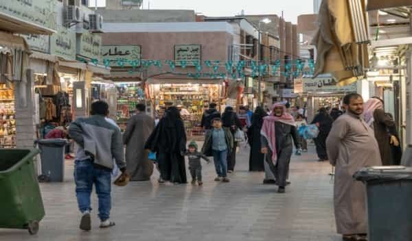 اقتصاد: هجمات البحر الأحمر ومستقبل اقتصادات الخليج