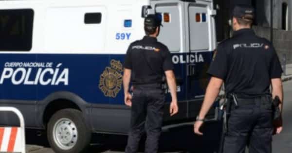 مدريد: توقيف شخص في إسبانيا بتهمة تصدير معدات عسكرية إلى السعودية