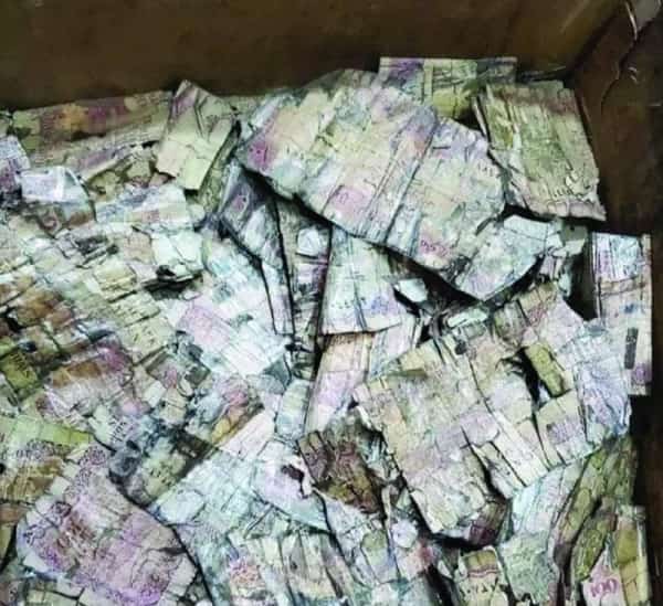 تقرير: ماذا يعني قرار نقل مراكز المصارف من صنعاء إلى عدن؟