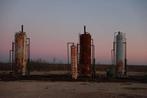 اقتصاد: أسعار النفط تنهي سلسلة خسائر استمرت أسبوعين