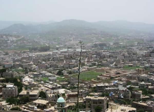 اليمن: مسلح يطلق النار على مختل عقليا في إب