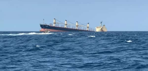 تقرير: لماذا أعلنت إيران تزويد الحوثيين بتكنولوجيا الصواريخ الباليستية البحرية في هذا التوقيت؟