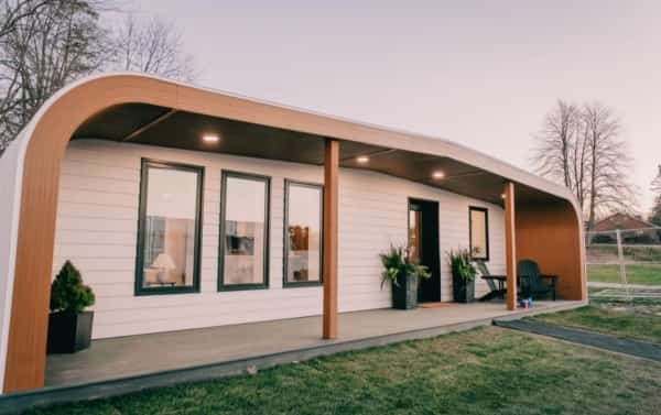 منوعات: في أمريكا..أكبر طابعة ثلاثية الأبعاد بالعالم تقوم ببناء منازل مريحة من الخشب