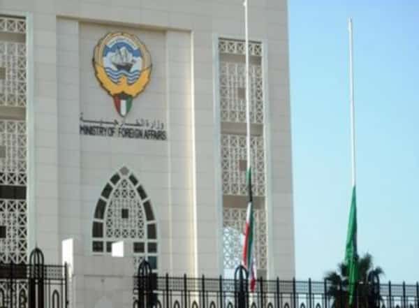 الكويت: الخارجية الكويتية تدعو رعاياها لمغادرة لبنان "فوراً"