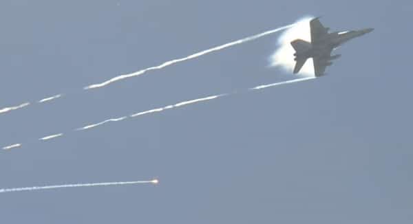 المنامة: الجيش الامريكي يعلن اسقاط مقاتلة أمريكية فوق البحر الأحمر