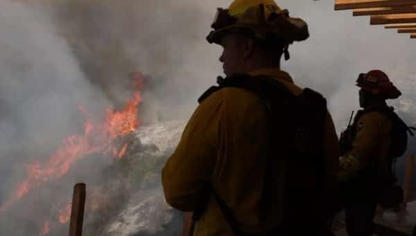 واشنطن:ارتفاع حصيلة القتلى إلى 16 على الأقل في حرائق لوس أنجلوس والسلطات تحذر من السحب السامة