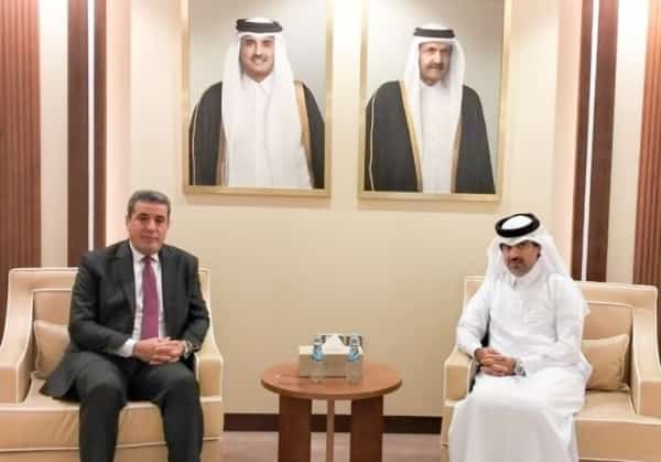 الدوحة: السفير اليمني يبحث مع مسؤول قطري تسريع إدخال محطة توليد الكهرباء إلى عدن