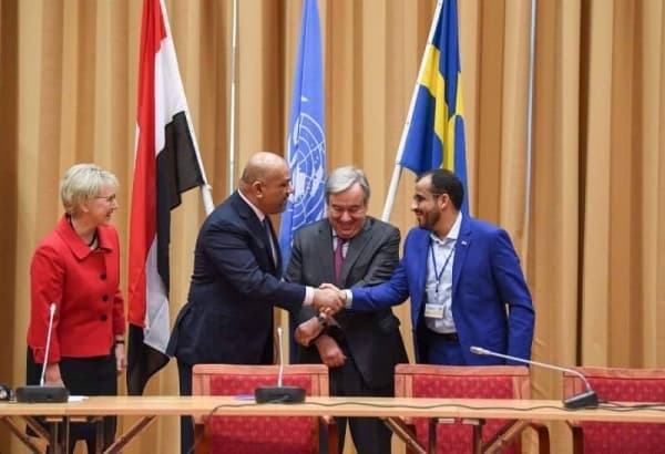 كبير المفاوضين الحوثيين، يتلقى اتصال هاتفيا من مندوب السويد غداة تصعيد الاعمال القتالية في محافظة الحديدة