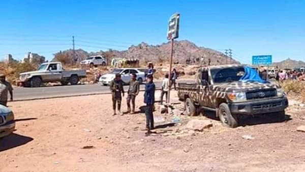 إصابة قائد عسكري ومقتل 2 من مرافقيه بانفجار عبوة بالضالع