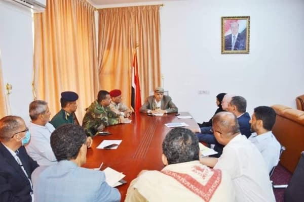 محافظ تعز نبيل شمسان، يدعو ابناء تعز الى اقتناص فرصتهم لانهاء المعاناة، بالمشاركة الفاعلة في اسناد معركة استعادة المحافظة من قبضة الحوثيين