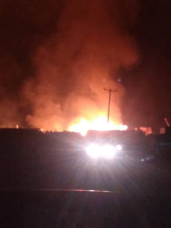 حرائق هائلة تلتهم مستودعات اخشاب في منطقة الرباط  لحج