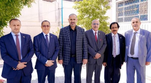 وفد الانتقالي الجنوبي يغادر مدينة عدن الى العاصمة السعودية الرياض للالتحاق بجولة مشاورات جديدة مع تحالف الحكومة المعترف بها