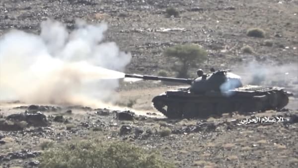 الحوثيون يشنون هجوما متعدد المحاور في هذه الاثناء على جبهة الحازمية في مسعى لاستعادة مواقع من قبضة القوات الحكومية كانوا خسروها خلال معارك الايام الاخيرة بمديرية الصومعة شرقي محافظة البيضاء الاستراتيجية وسط اليمن.