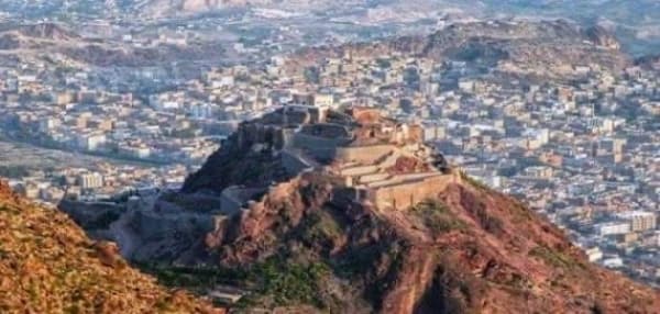 اصابة اربعة مدنيين بذخائر عسكرية منسوبة للحوثيين غربي تعز