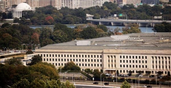 مقتل ضابط ومسلح عند مدخل البنتاغون