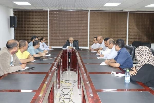 البنك المركزي يعلن الشروع باجراءات عقابية ضد المصارف المتخلفة عن نقل مراكزها المالية الى عدن