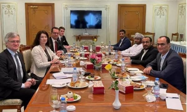 الحوثيون يقولون انهم تلقوا افكارا اميركية وسعودية لحل الازمة اليمنية