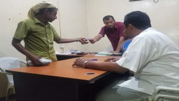 السعودية تخلي سبيل 32 صيادا يمنيا