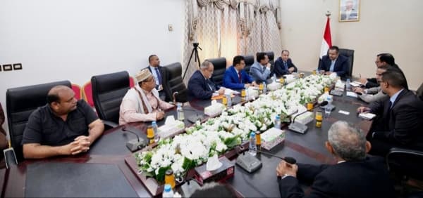 الحكومة المعترف بها تتحدث عن متغيرات ايجابية مرتقبة لطمأنة الشارع المحتقن