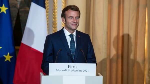 ماكرون يبدأ جولة خليجية تشمل الإمارات وقطر والسعودية