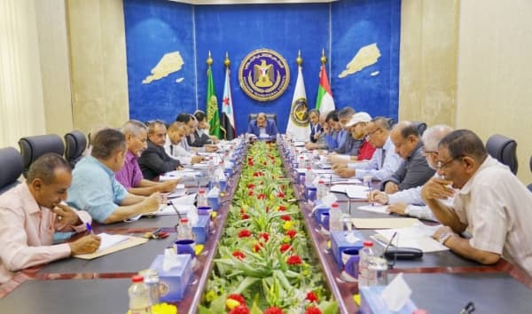 المجلس الانتقالي يمهل الحكومة حتى نهاية الاسبوع لتحديد الجهة المعرقلة" لمهامها ويلوح باجراءات تصعيدية