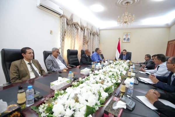 رئيس الوزراء يجدد دعوته للجامعات الحكومية بتعليق الاضراب ويتعهد بمعالجات