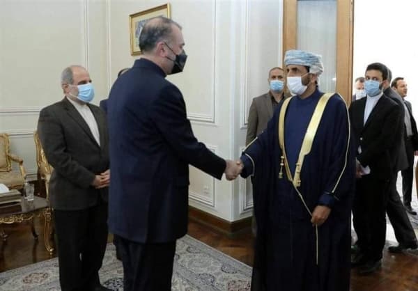 ايران وعمان تعربان عن املهما بانهاء الازمة اليمنية قريبا