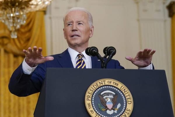 بايدن يدرس اعادة الحوثيين الى قائمة الإرهاب