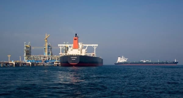 الحوثيون يسلمون الامم المتحدة احتجاجا بشأن منع سفن وقود من دخول الحديدة