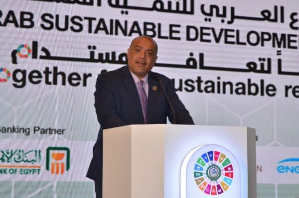 اليمن يقول ان عائداته النفطية تراجعت بنسبة 80 بالمائة بينما تفاقم الفقر الى 78 بالمائة