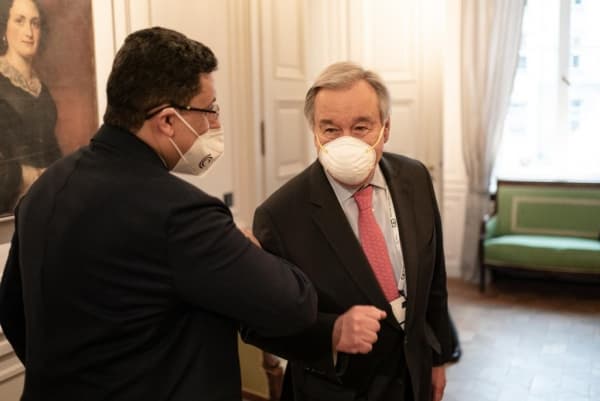 وزير الخارجية يبحث مع امين عام الامم المتحدة الوضع الإنساني ومسار السلام