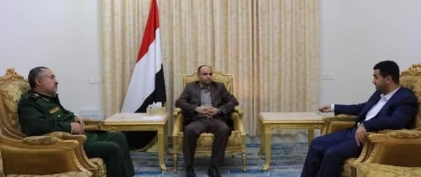 الحوثيون يحذرون من "فوضى داخلية" ويسخرون من الدعوة الخليجية للحوار