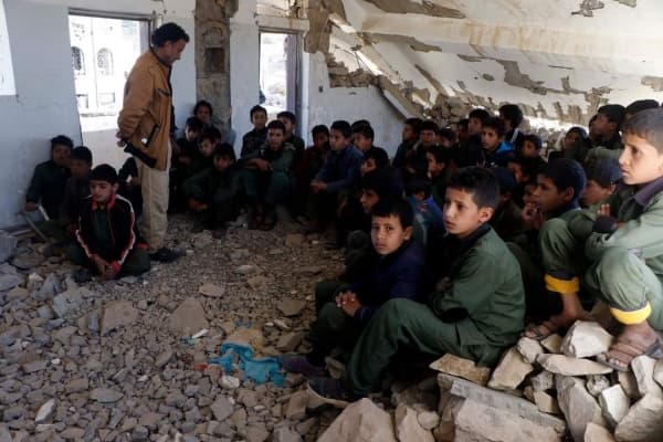 الاتحاد الأوروبي يرحب باتفاق حوثي أممي لحماية الأطفال في النزاع