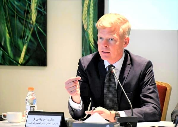 المبعوث الاممي يناقش مع شخصيات يمنية سبل البناء على زخم الهدنة لإطلاق حوار سياسي شامل