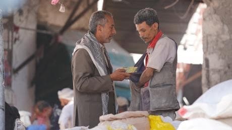 المعابر نقطة ضعف هدنة اليمن.. احتجاز السلع والعملات