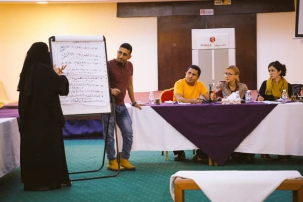 نائبة السفير الفرنسي بـ"مهمة تنمية" في عدن وحضرموت
