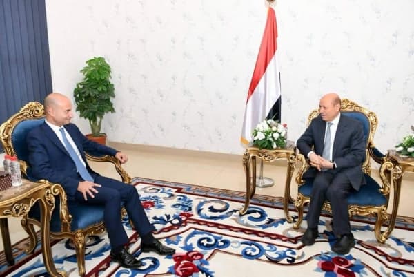 الرئيس العليمي يناقش مع السفير الفرنسي مستجدات الوضع اليمني وفرص تمديد الهدنة