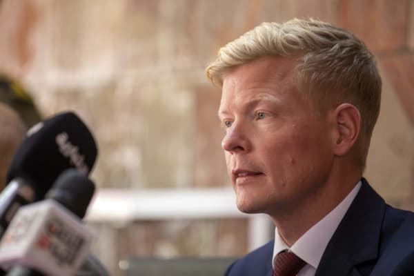 المبعوث الاممي يحث الاطراف على المضي في انجاز اجراءات اطلاق سراح الاسرى و المحتجزين