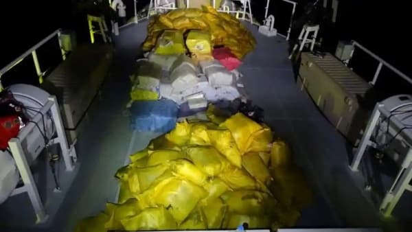 الولايات المتحدة تعلن ضبط شحنة مخدرات جديدة في خليج عمان تقدر بنحو 29 مليون دولار