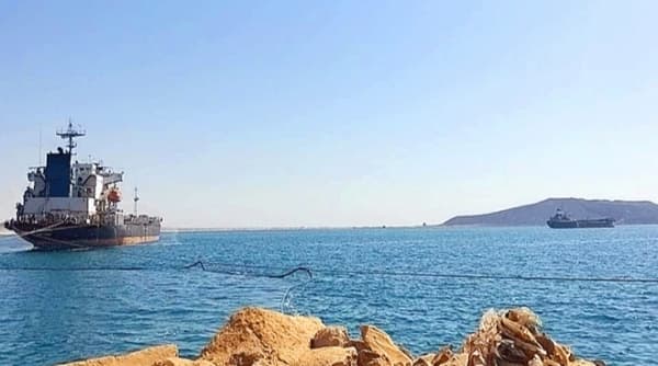 الإمارات تعتبر هجوم الحوثيين على ميناء قنا اليمني تصعيدا ارهابيا خطيرا يتطلب ردا دوليا رادعا