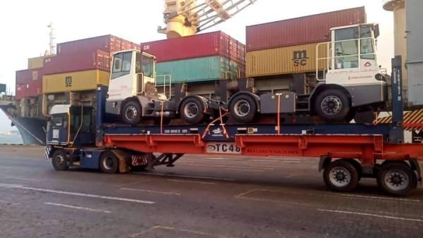 وصول 14 قاطرة تشغيلية انتاجية لمحطة ميناء عدن